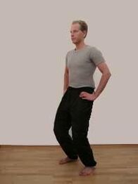 শক্তি বাড়ানোর জন্য একটি পাথর ধরে রাখার ব্যায়াম করুন